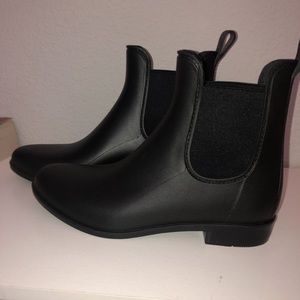 Women’s Chelsea rain boots